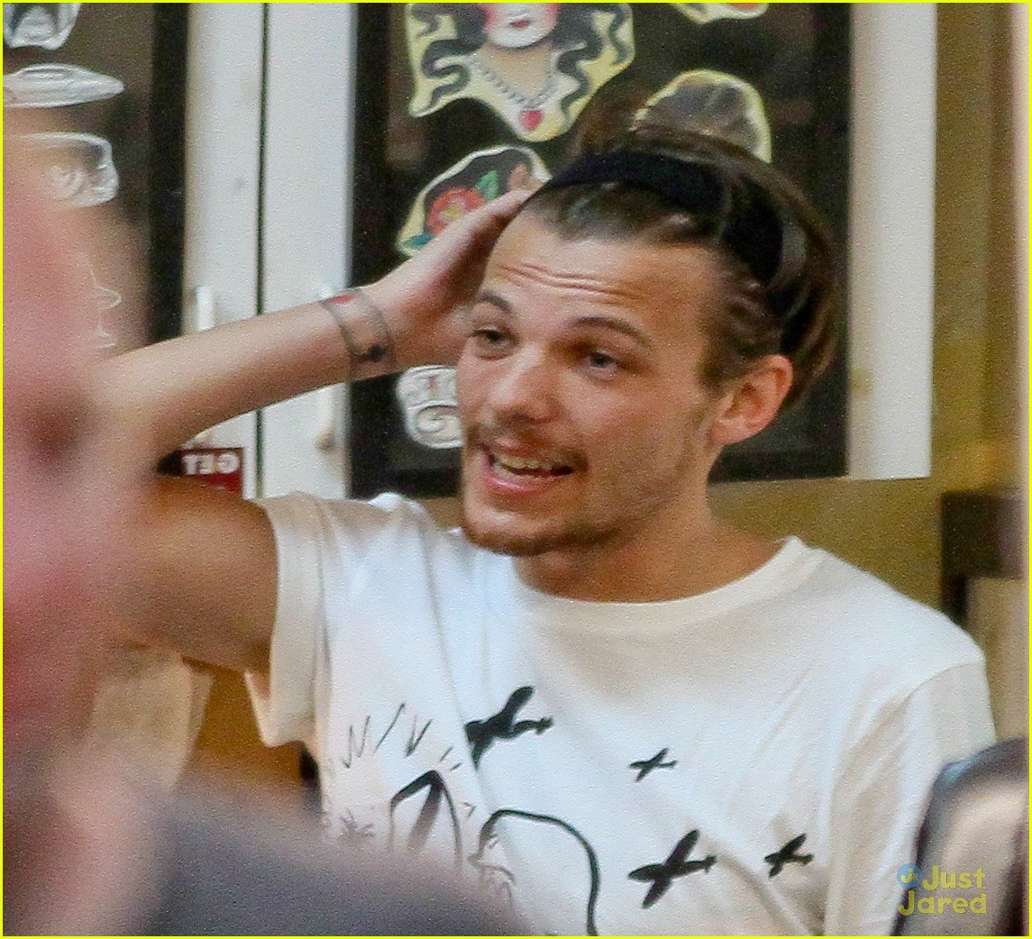 louis tomlinson tattoo shirt