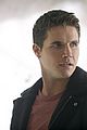 robbie amell the tomorrow people interview mondays 03