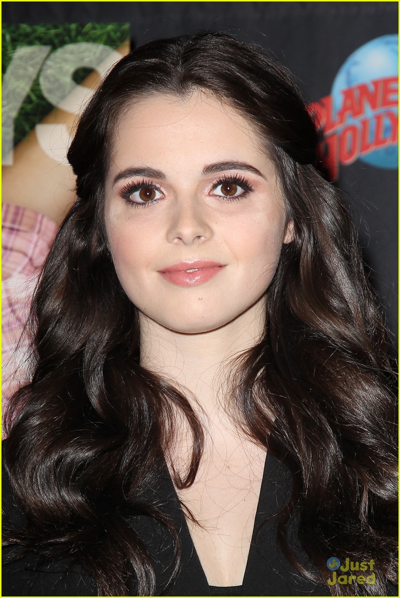 Vanessa Marano: Pretty at Planet Hollywood in NYC! | Photo 649714