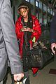 willow smith dreadlocks at lax airport 03