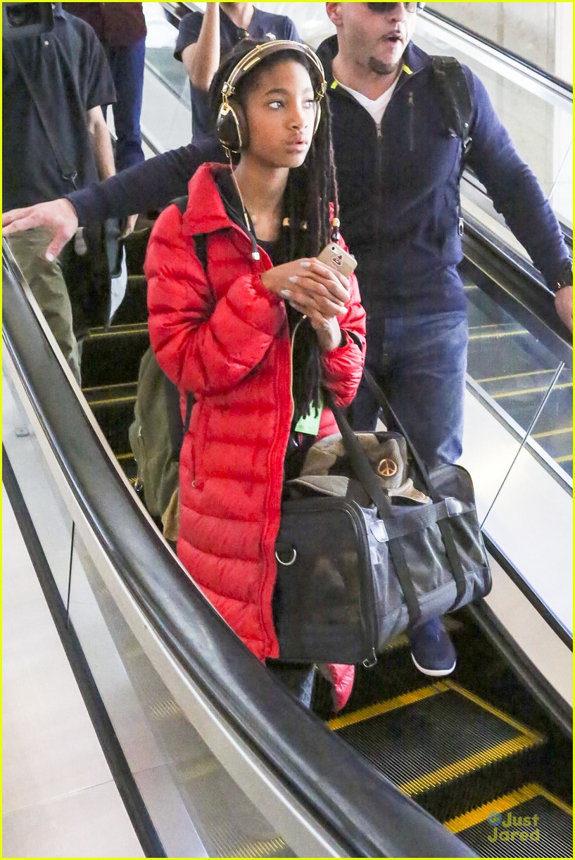 Willow Smith Rocks Dreadlocks To The Side For Lax Arrival Photo 653209 Photo Gallery Just