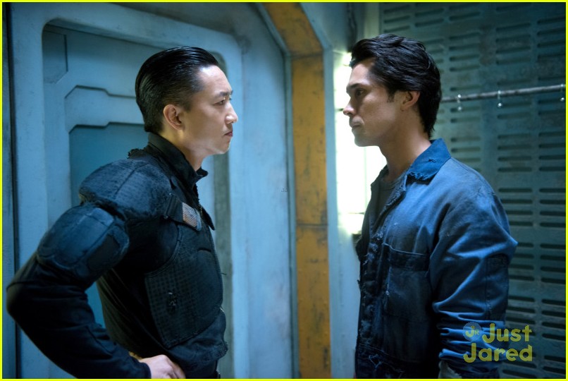 The Hunt Is On for Octavia on ‘The 100’ Tonight | Photo 666955 - Photo