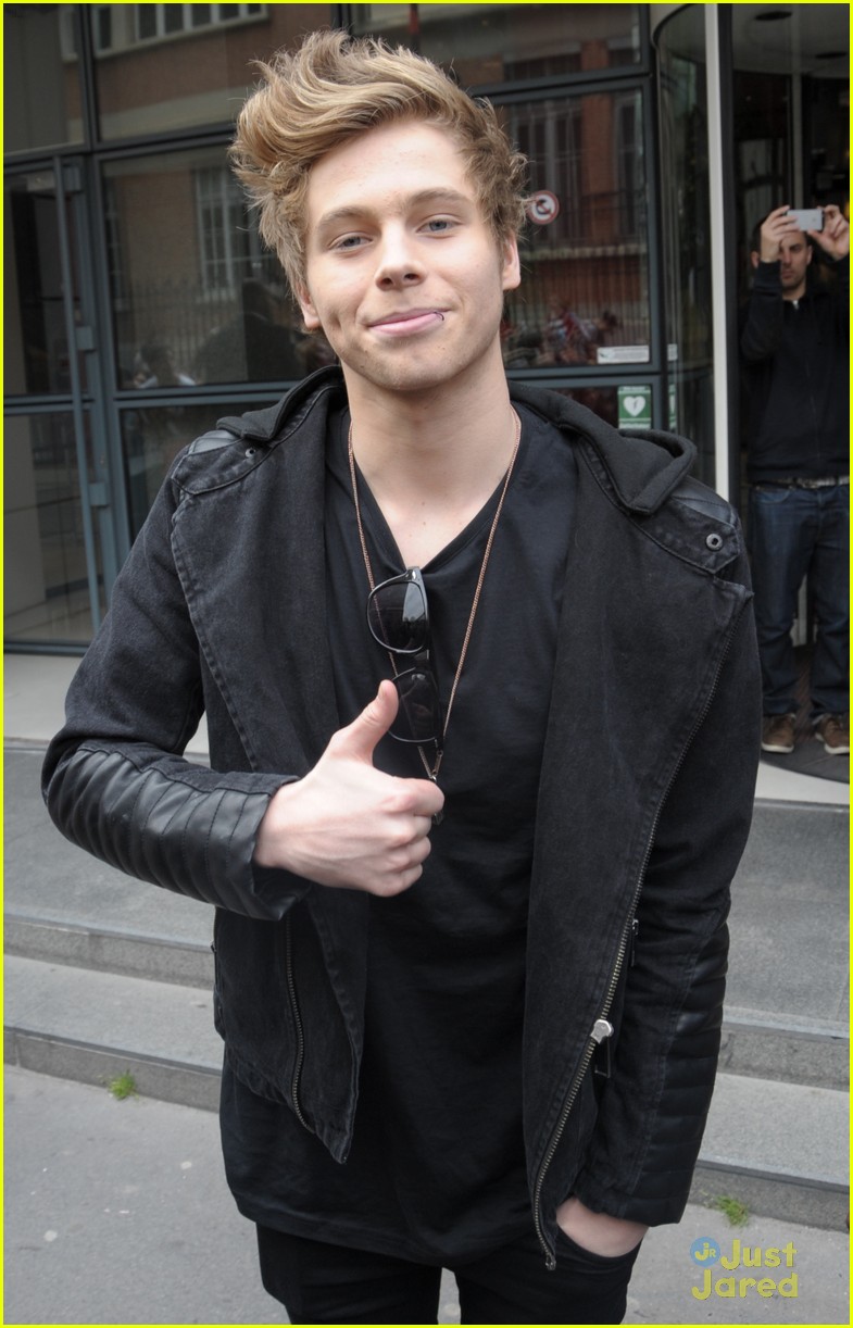 5 Seconds Of Summer Hit Up NRJ Radio in Paris Before Showcase | Photo