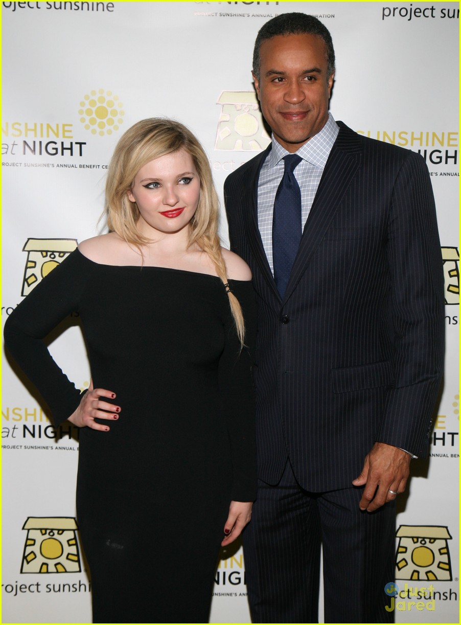 Full Sized Photo of abigail breslin blonde bombshell project sunshine