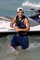 austin mahone shirtless beachside selfies with fans 10