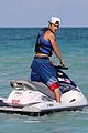 austin mahone shirtless beachside selfies with fans 14