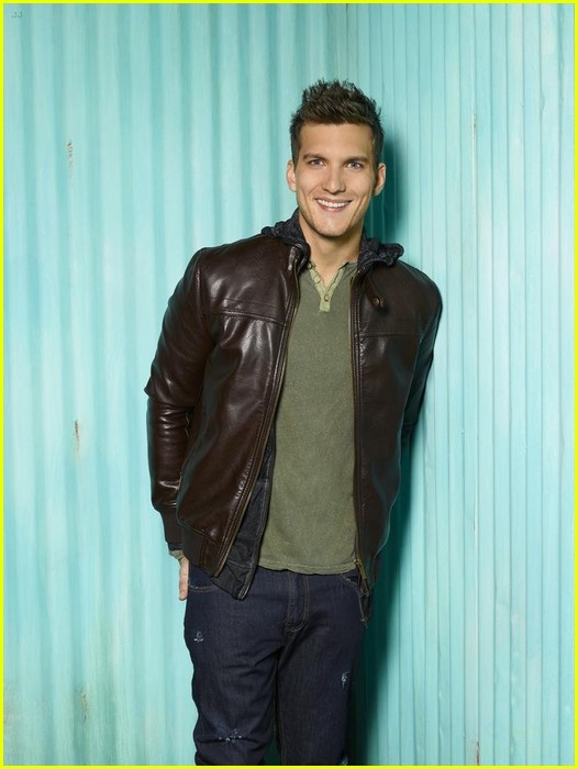 Italia Ricci Scott Michael Foster Chasing Life Promo Pics Photo Photo Gallery