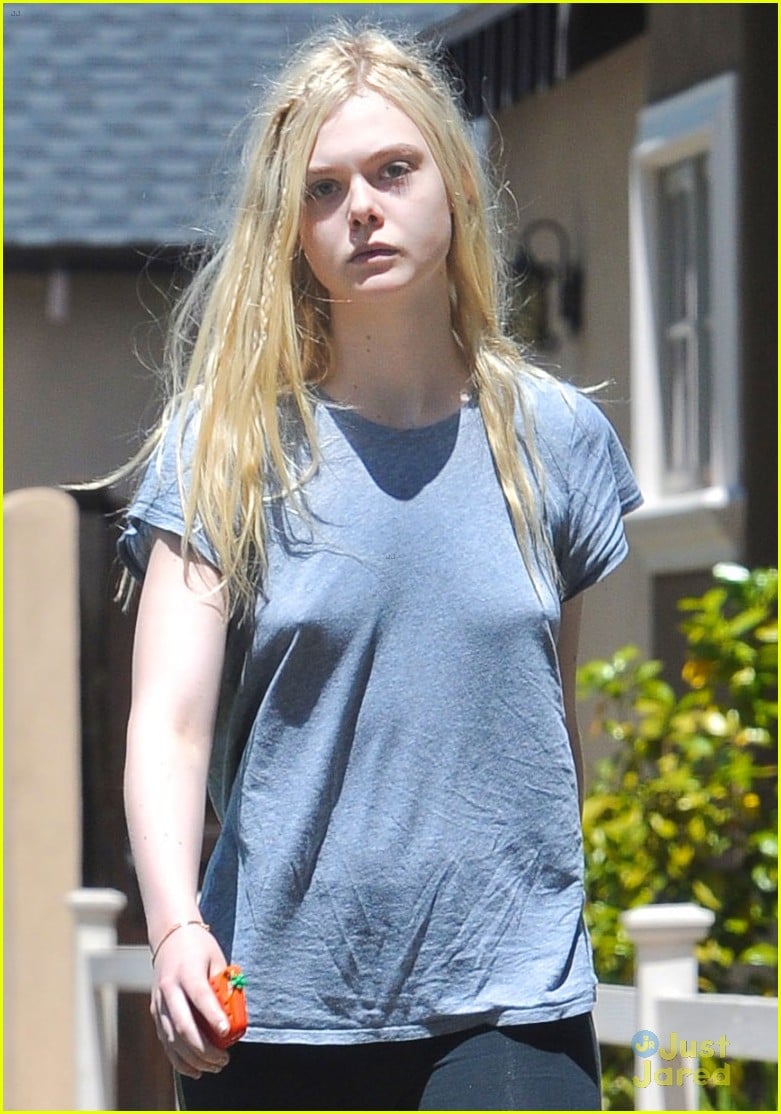 Elle Fanning Says 'Maleficent' Co-Star Angelina Jolie is 'Am...