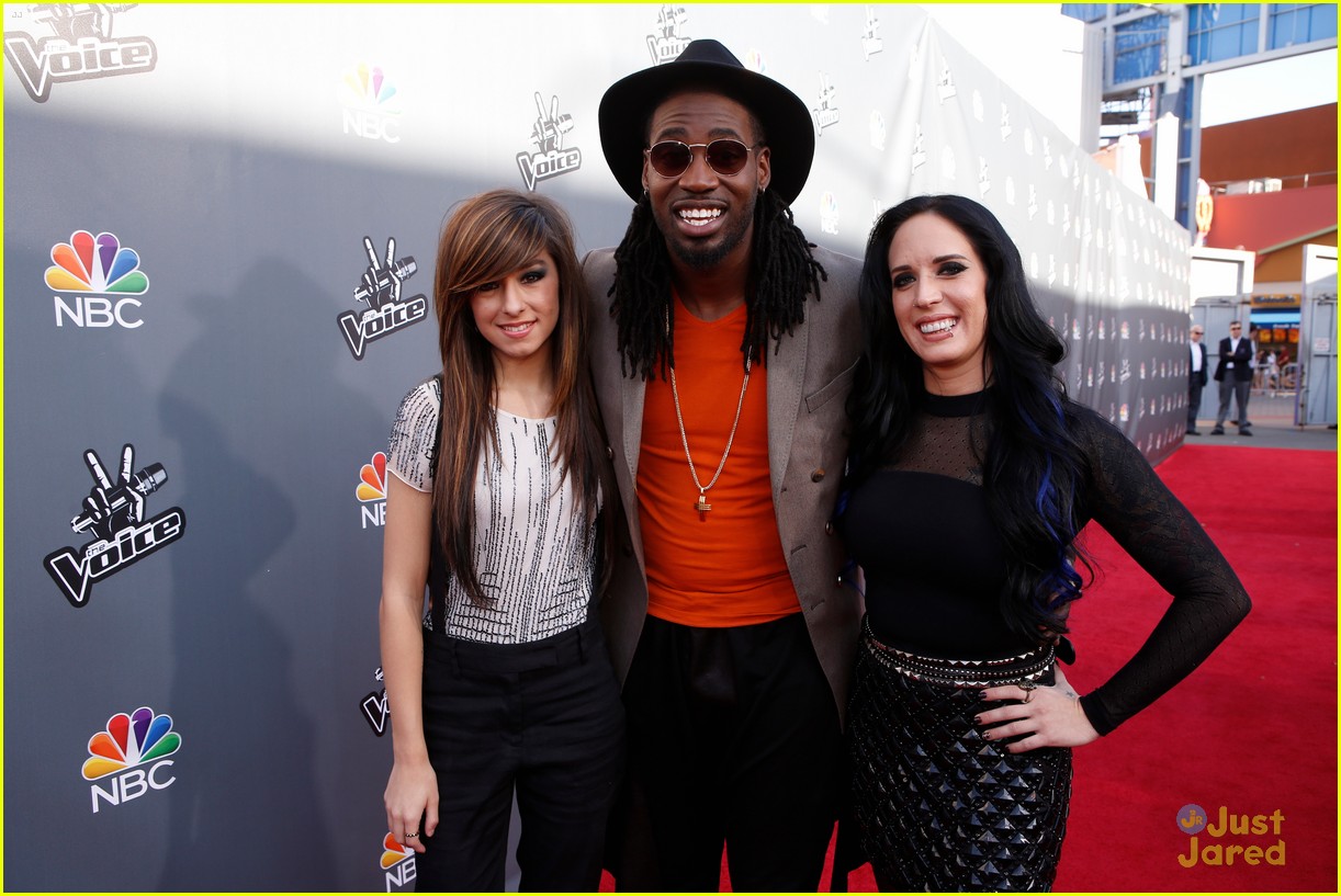 Christina Grimmie Makes 'The Voice' Top 12 - Watch Her Playoff