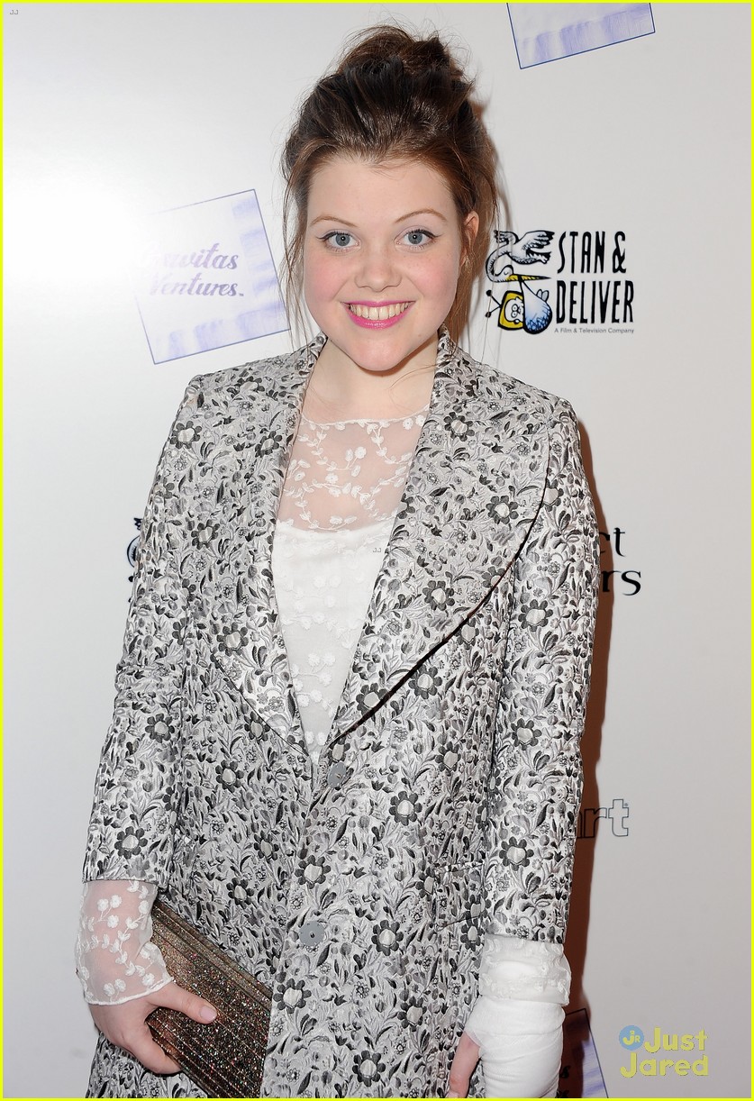georgie henley perfect sisters premiere 07