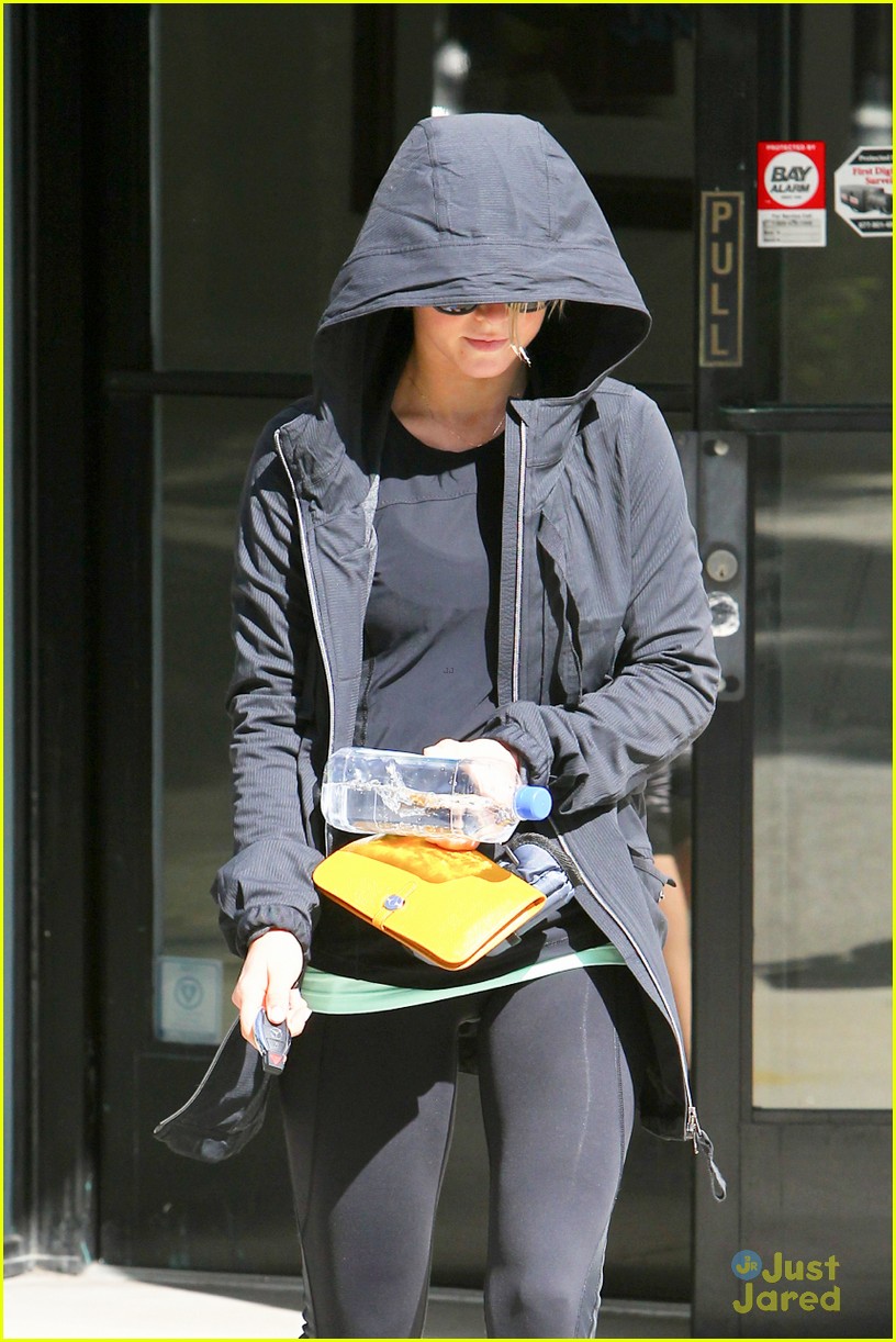 julianne hough boyfriend brooks laich good dancer 12