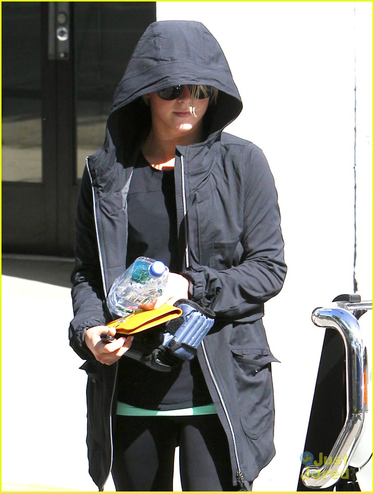 julianne hough boyfriend brooks laich good dancer 14