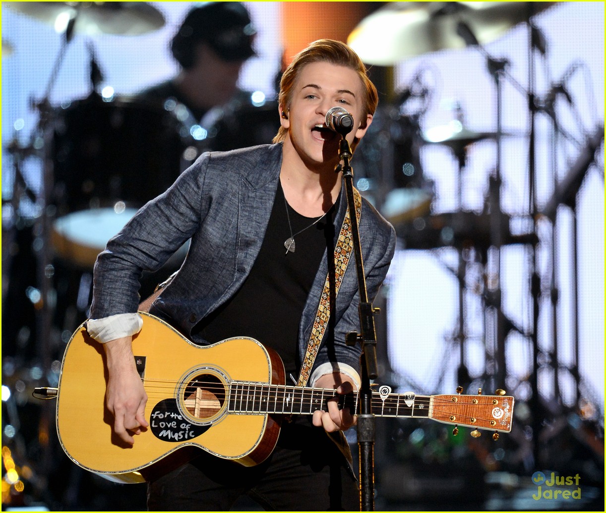 Full Sized Photo of hunter hayes salute troops concert 01 | Hunter ...