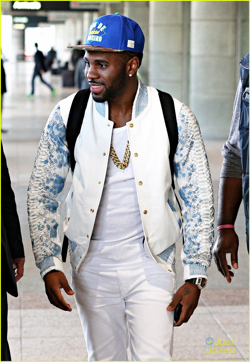 Full Sized Photo of jason derulo rocks all white ensemble sydney 07