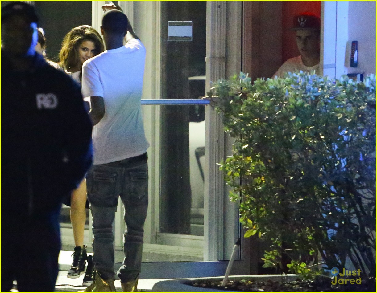 Selena Gomez Visits Justin Bieber at the Studio - See ALL the Pics