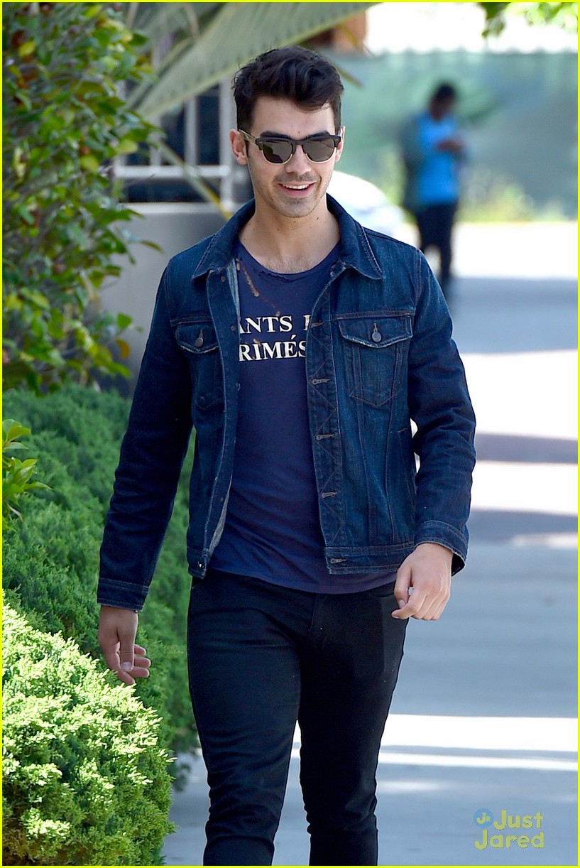 Joe Jonas: 'My Little Bro is Cooler Than You' | Photo 667118 - Photo ...