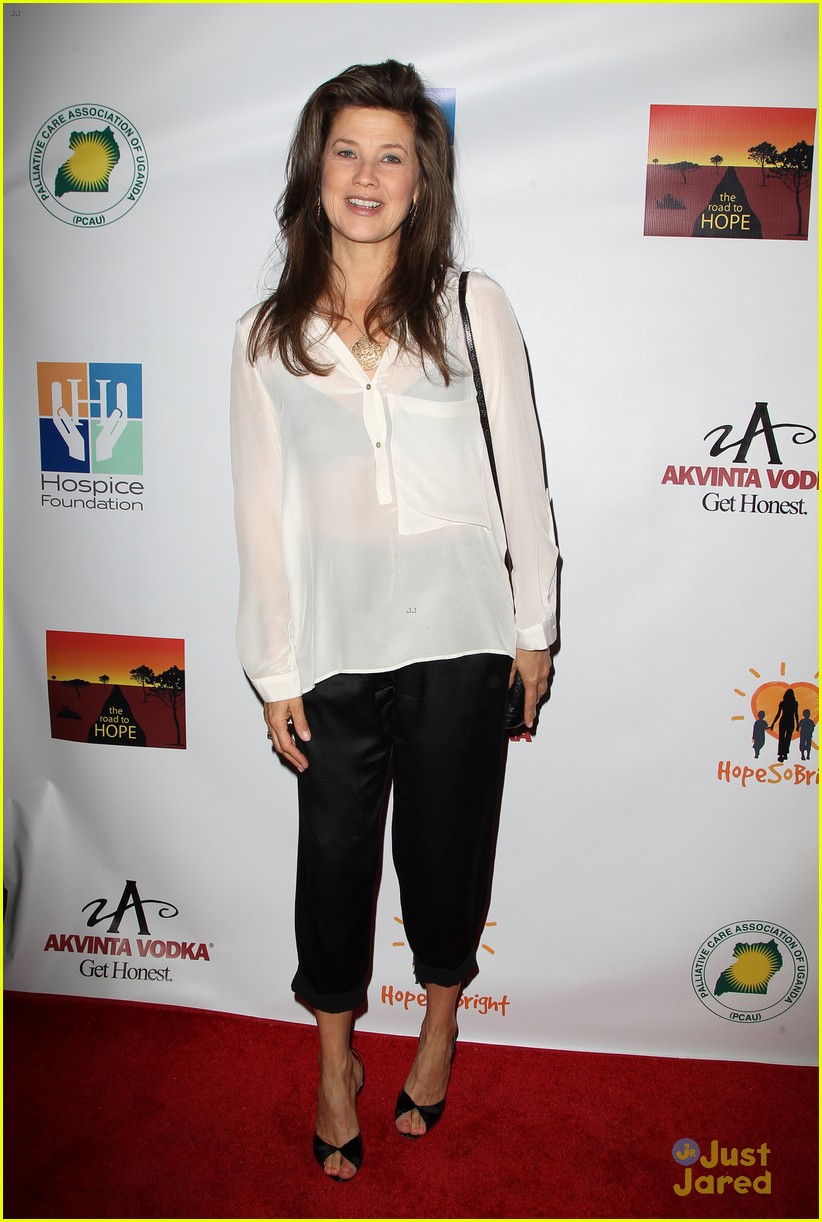 bethany joy lenz lindsey mckeon one tree hill road to hope 14