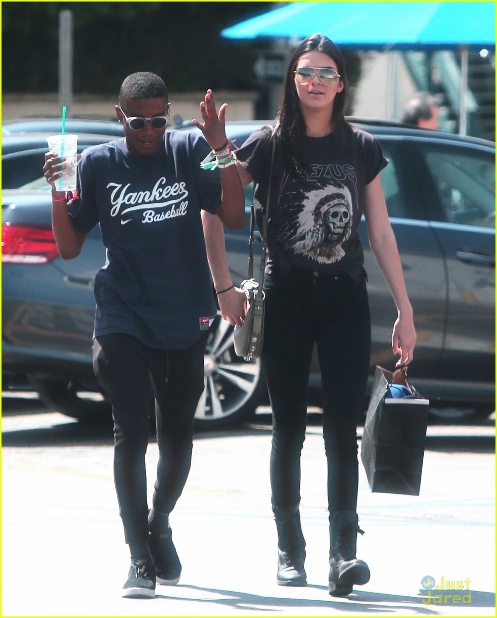 Kendall Jenner Shows Off Kanye West Support While Shopping | Photo ...