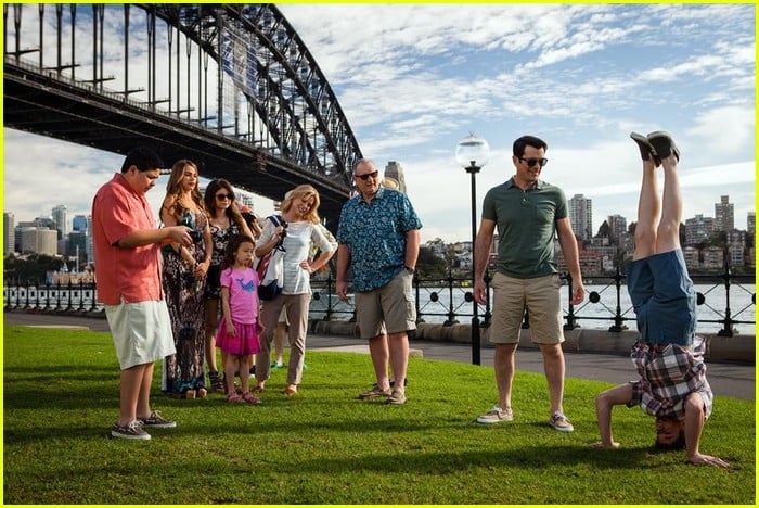 Full Sized Photo of modern family australia stills 01  Sarah Hyland 