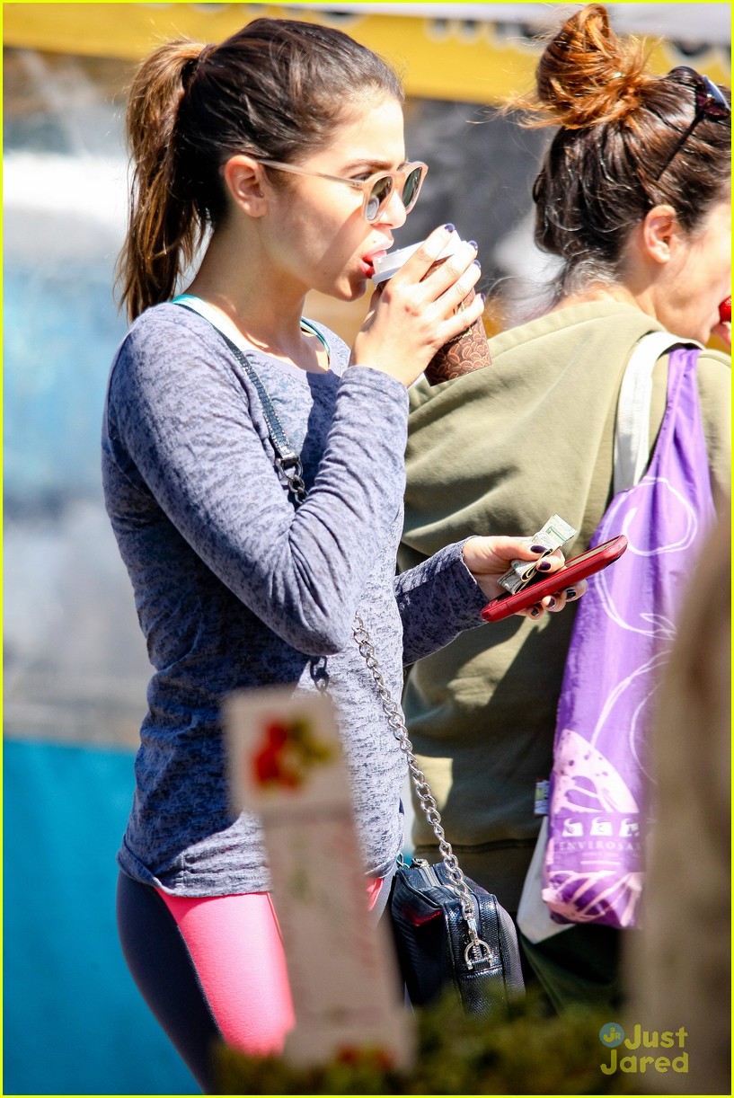 Nikki Reed Hits Farmers Market with Brother Nathan Photo 668737
