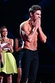 zac efron shirtless mtv movie awards 2014 06