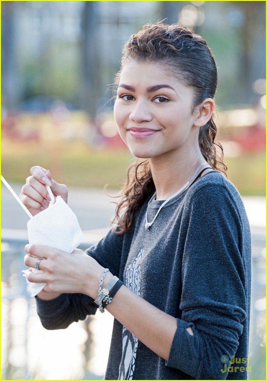 Zendaya: 'You Can Rock Whatever You Want' with Confidence! | Photo