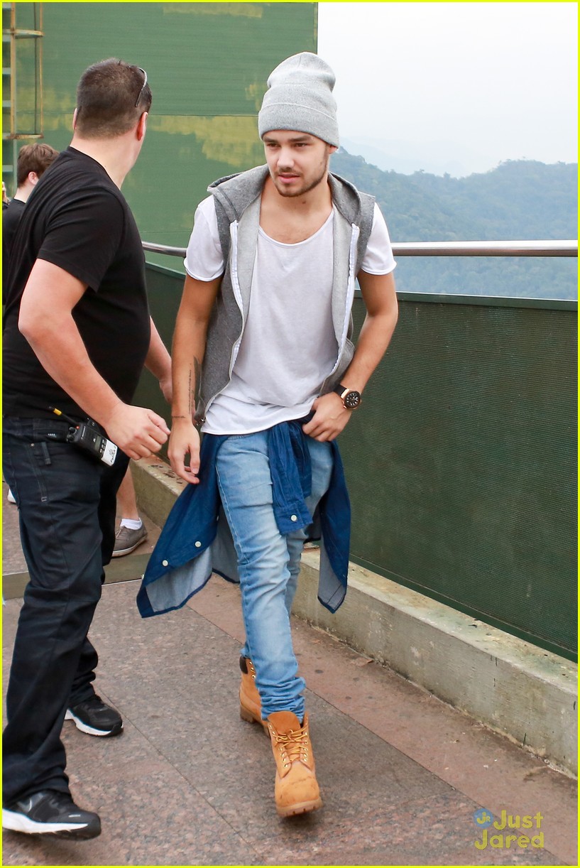 One Direction Cause Havoc While Visiting Christ The Redeemer Statue in ...