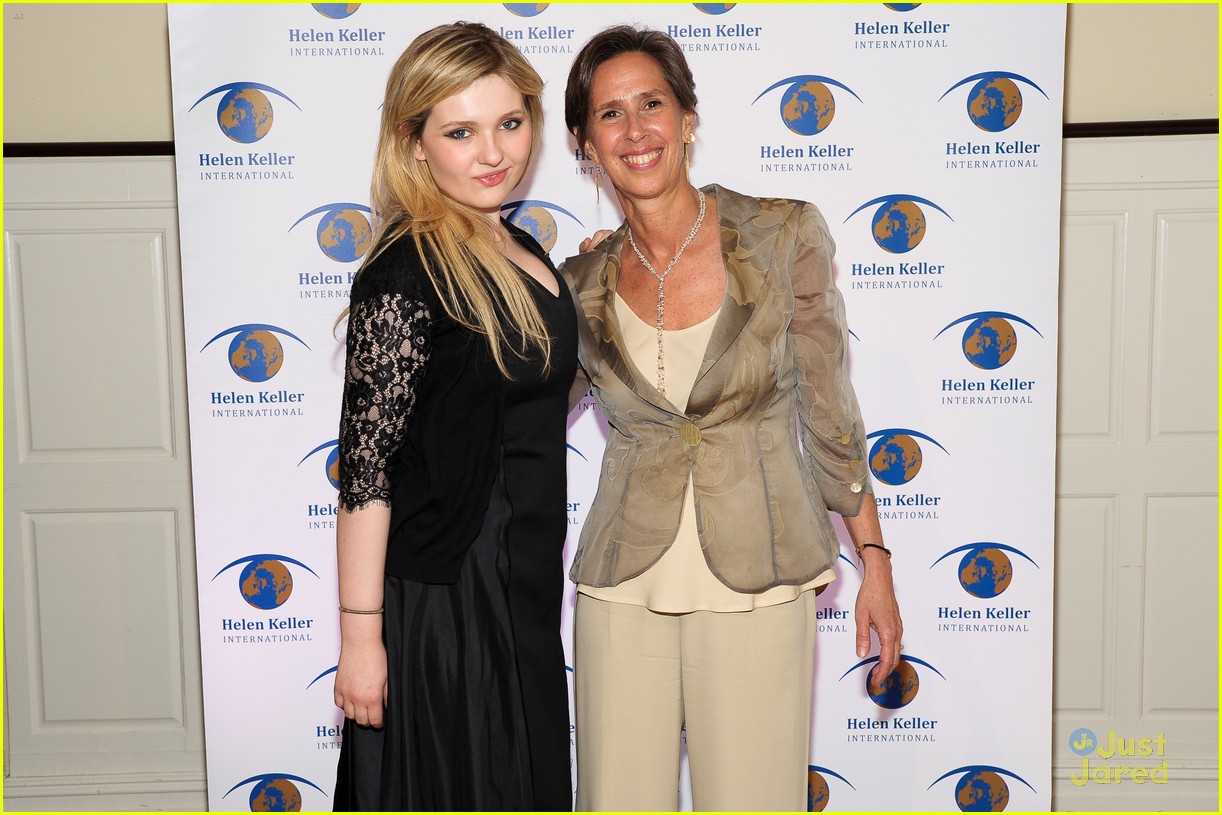 Abigail Breslin Speaks at Spirit of Helen Keller Gala 2014 | Photo