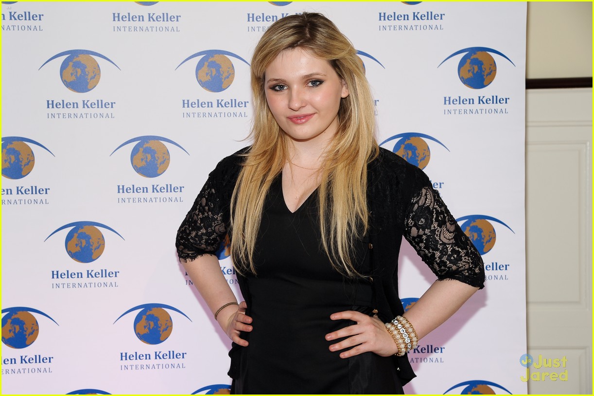 Abigail Breslin Speaks at Spirit of Helen Keller Gala 2014 | Photo