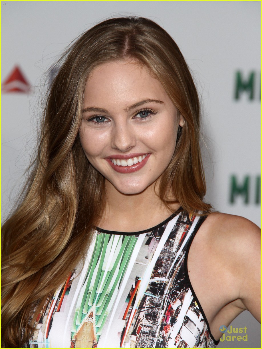 The Cast of 'Fallen' Make First Red Carpet Premiere Together For 'Million Dollar Arm' Photo