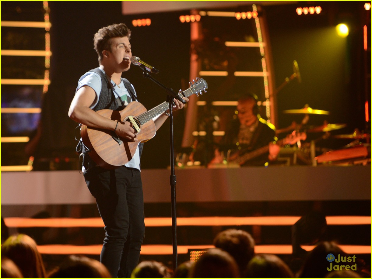 Alex Preston Hits the 'American Idol' Stage for Top 3 Round Watch Now