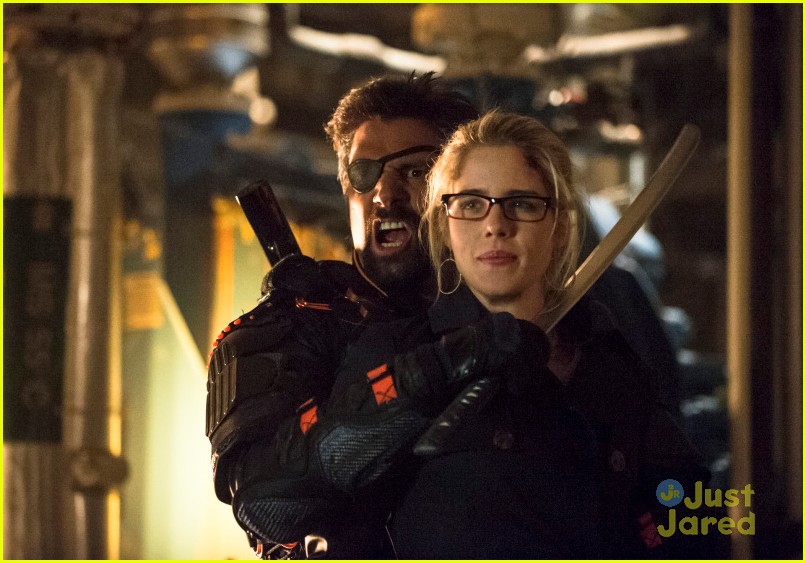 Will Oliver Go Back To Being A Killer On Arrows Season Finale Photo 675341 Photo Gallery 2957