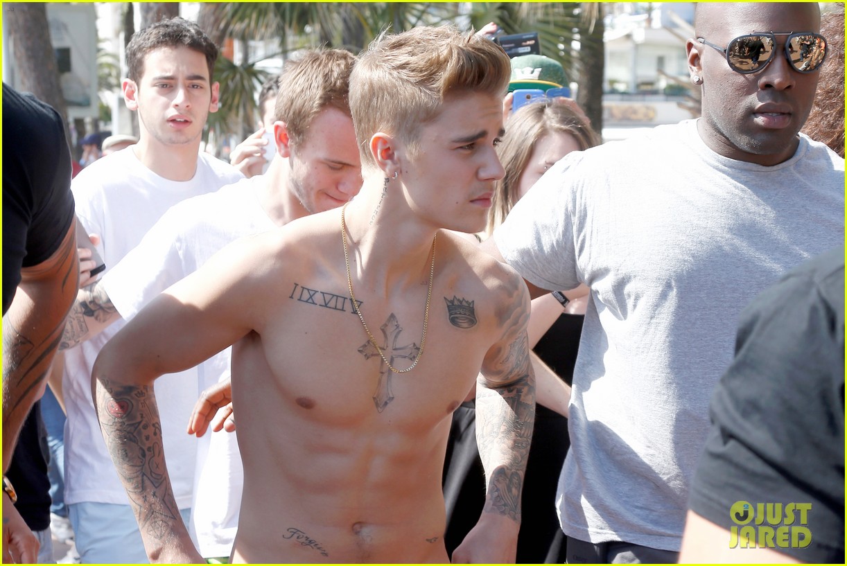 Justin Bieber Goes Shirtless Again While Hanging Out At Cannes Film Festival Photo 678010 5203