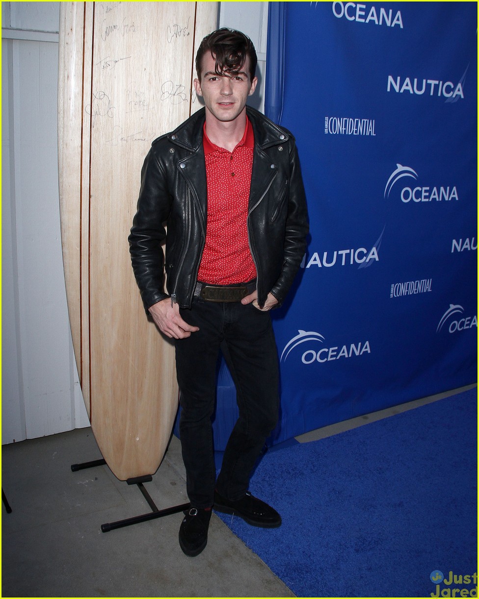 Full Sized Photo of miranda cosgrove and drake bell reunite at nautica