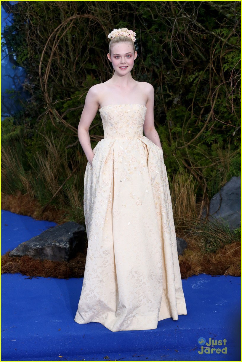 Elle Fanning Steps Out with Brangelina at 'Maleficent' Private ...