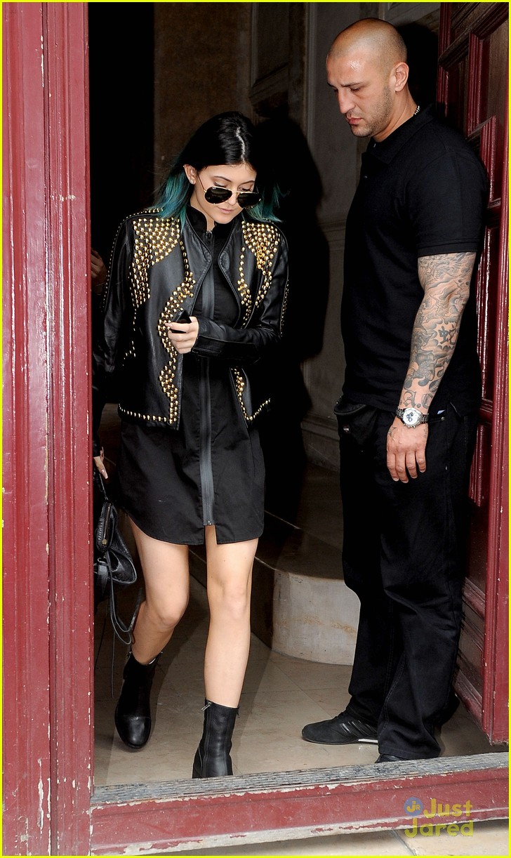 Full Sized Photo of kendall kylie jenner shopping givenchy paris 12 ...
