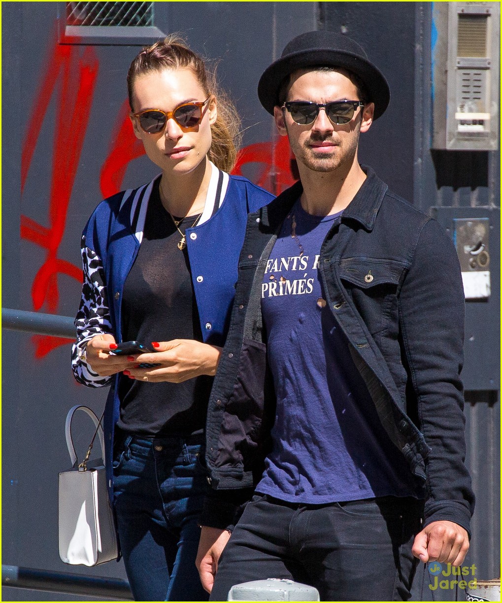 Joe Jonas & Blanda Eggenschwiler Visit Alena Rose After Shopping In New ...