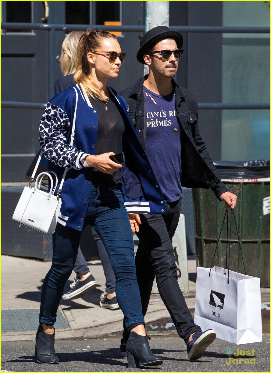 Joe Jonas & Blanda Eggenschwiler Visit Alena Rose After Shopping In New ...