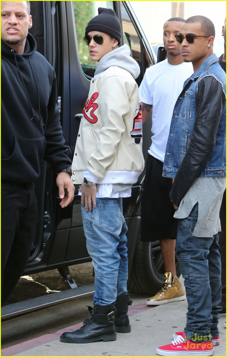 Justin Bieber Was Caught Lookin Fly While Shopping Photo 674309 Photo Gallery Just Jared Jr