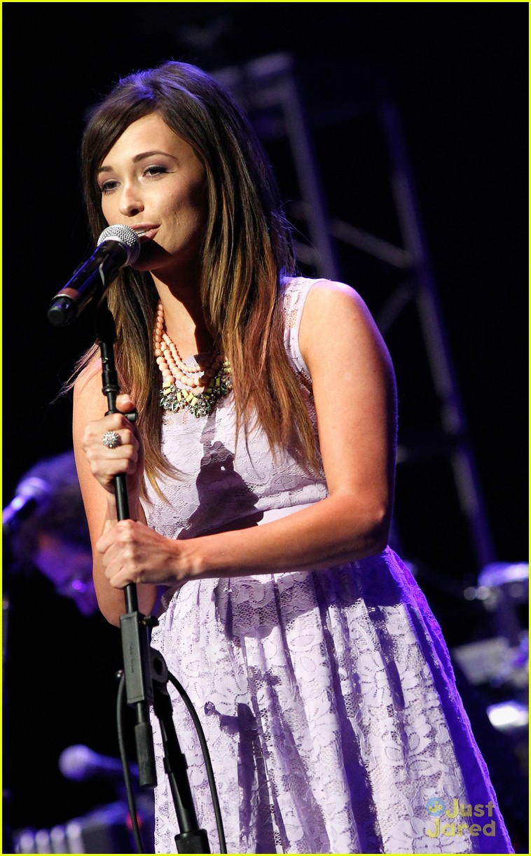 Kacey Musgraves Performs At 'We're All 4 The Hall' Benefit After CMT ...