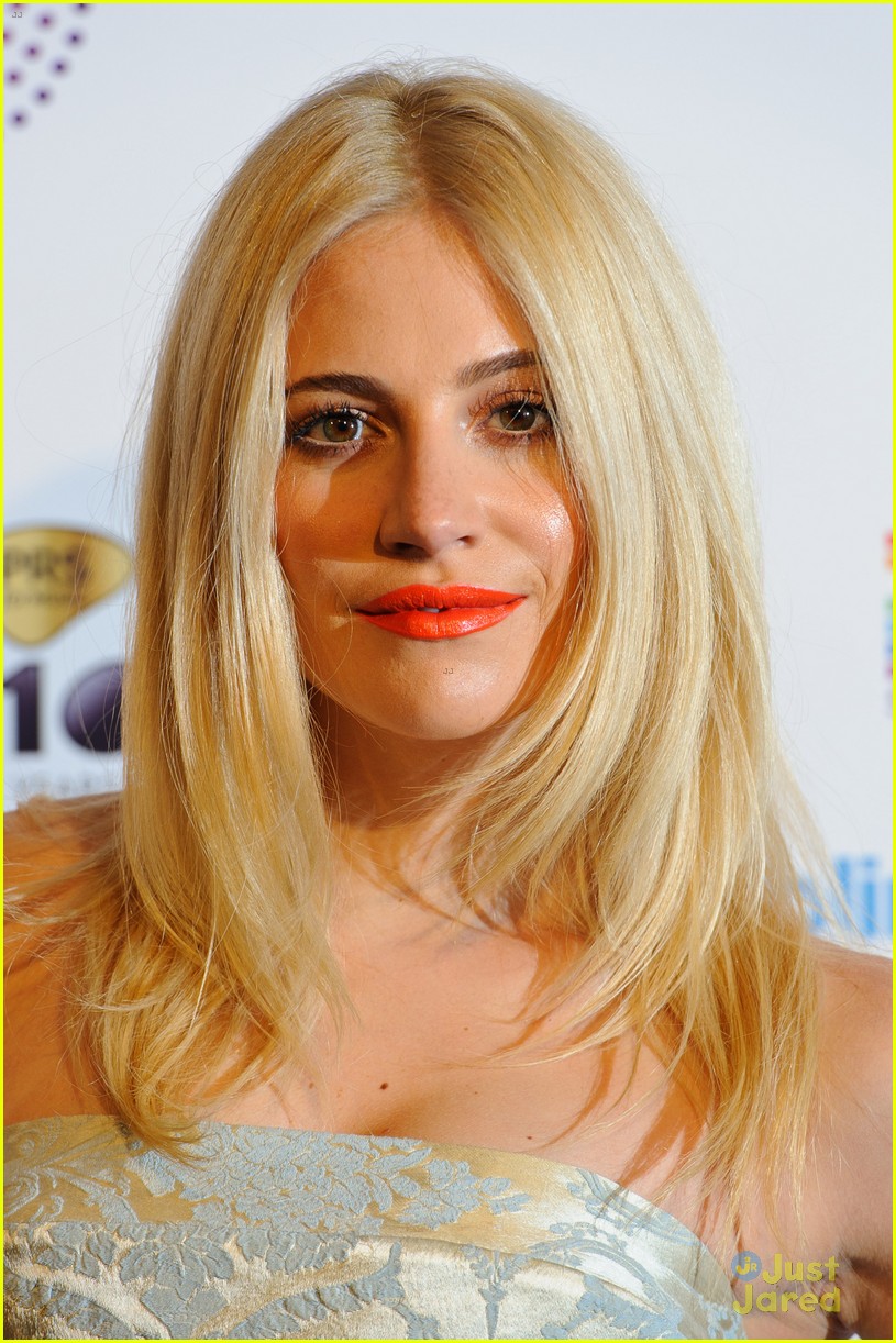 Pixie Lott Stays Chic at Radio Academy Awards | Photo 675032 - Photo