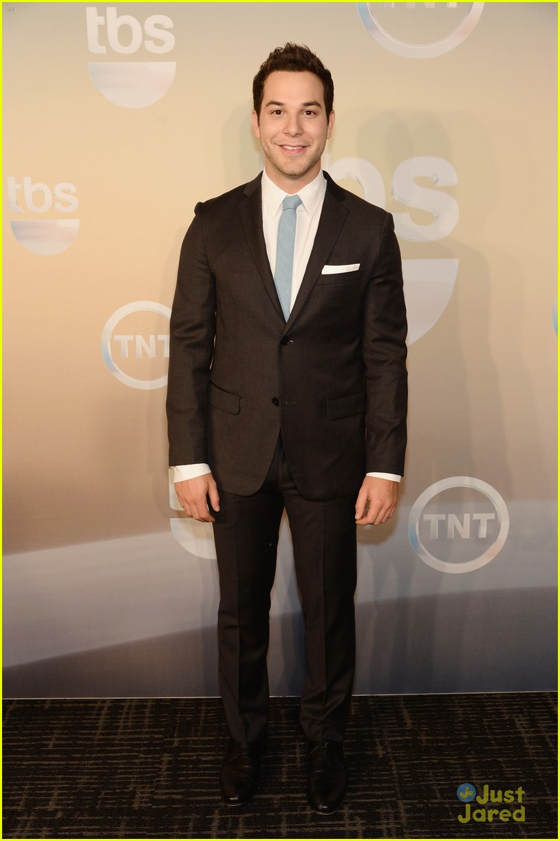 Skylar Astin Brings 'Ground Floor' To TBS Upfronts 2014 Photo 675728