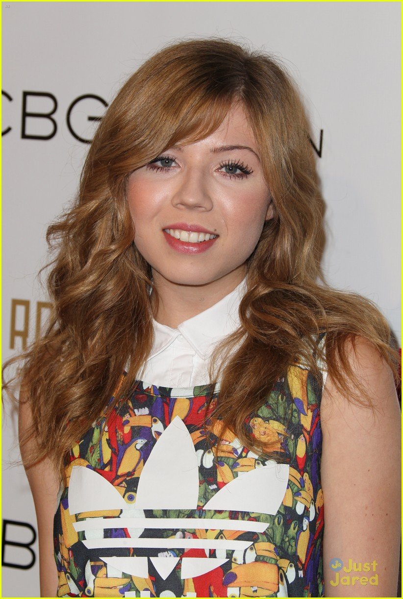 Stefanie Scott & Jennette McCurdy Celebrate Young Hollywood With Nylon