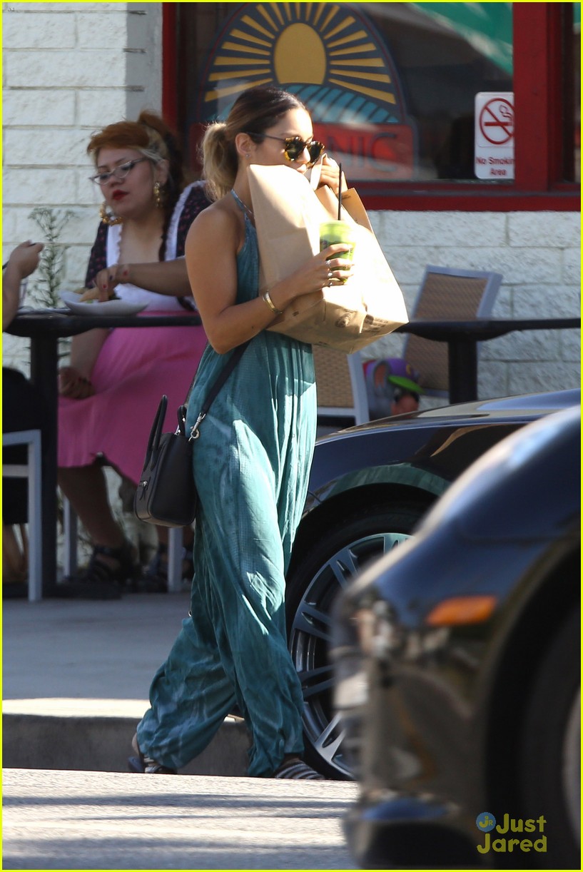 Vanessa Hudgens Indulges in Memorial Day Massage! | Photo 679928