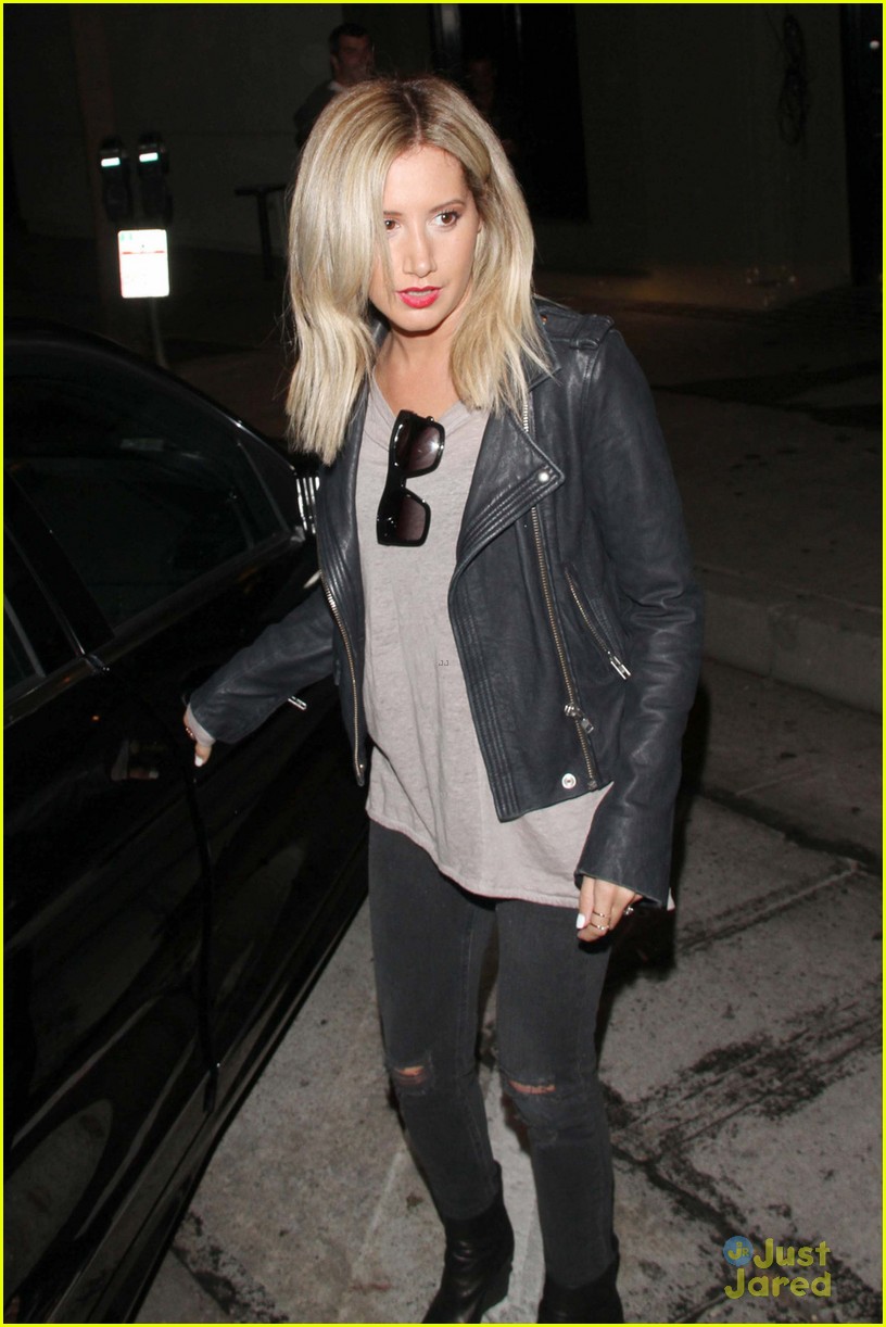 Ashley Tisdale Shows Off Shorter, Blonder Hair! | Photo 684228 - Photo ...