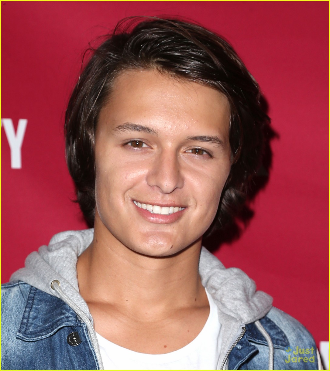 Ciara Bravo Nolan Sotillo Present Red Band Society At Special Fan