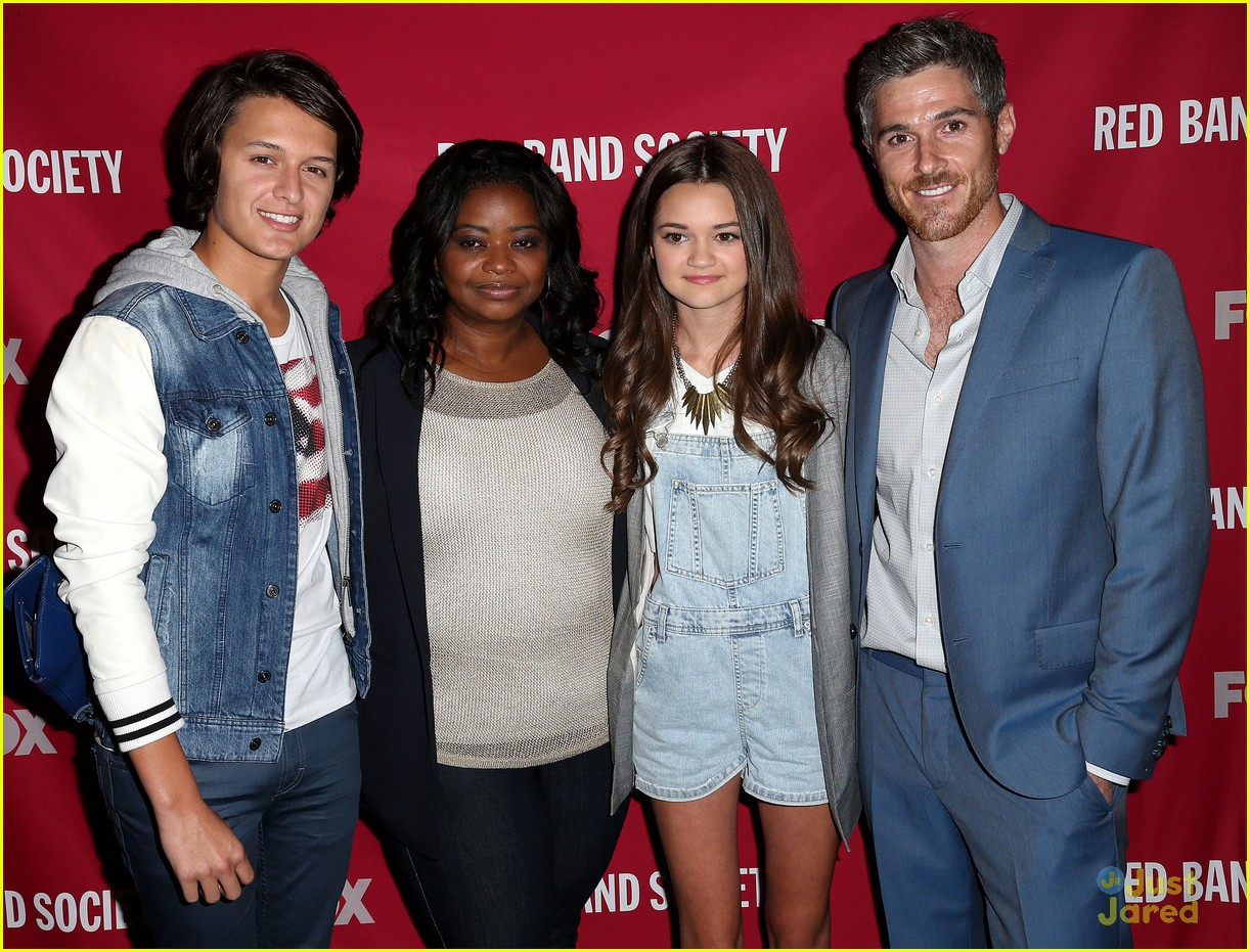 Ciara Bravo Nolan Sotillo Present Red Band Society At Special Fan