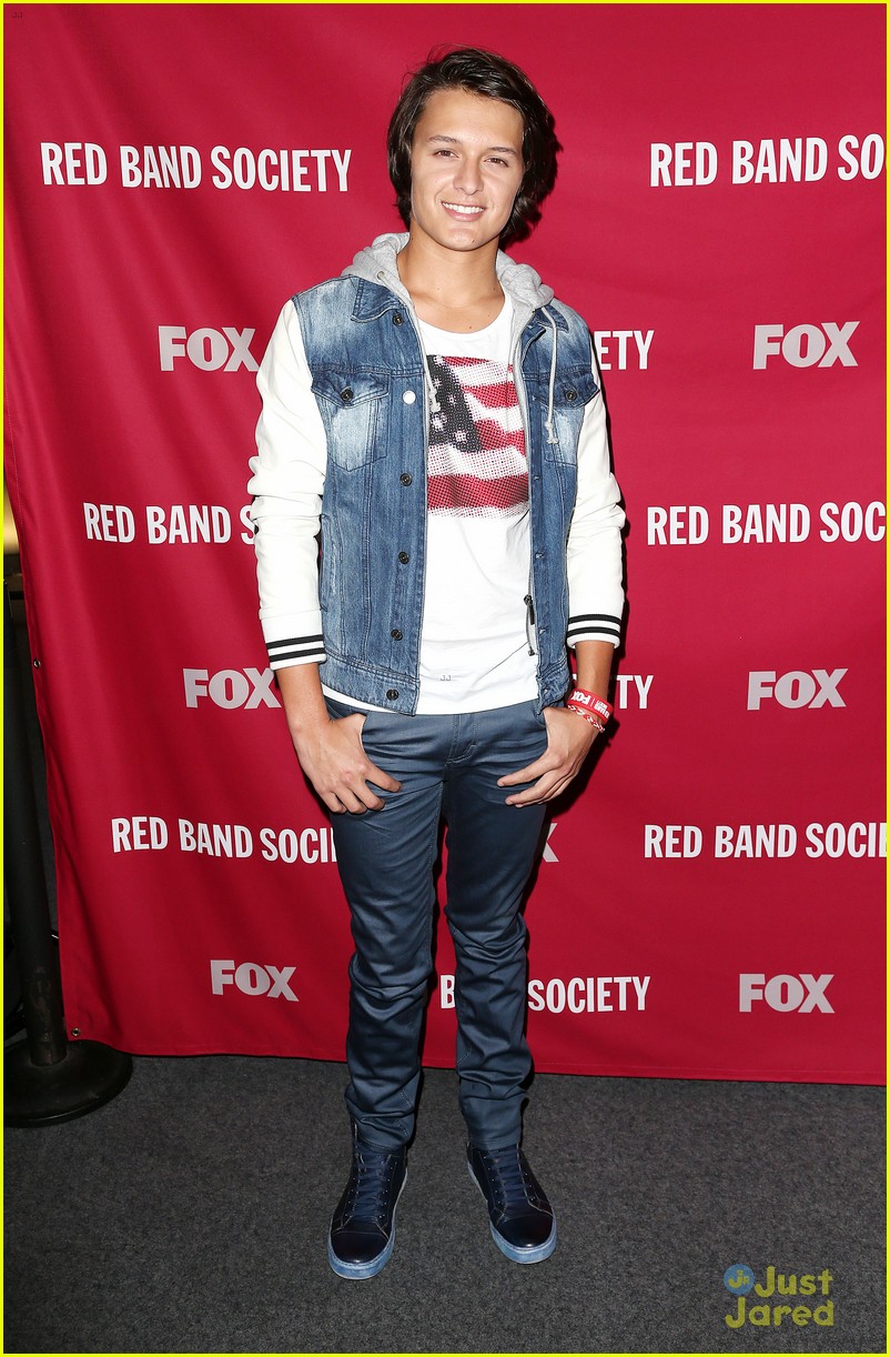 Ciara Bravo Nolan Sotillo Present Red Band Society At Special Fan