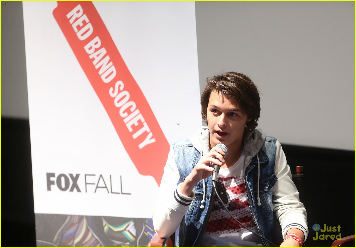 Ciara Bravo & Nolan Sotillo Present 'Red Band Society' at Special Fan