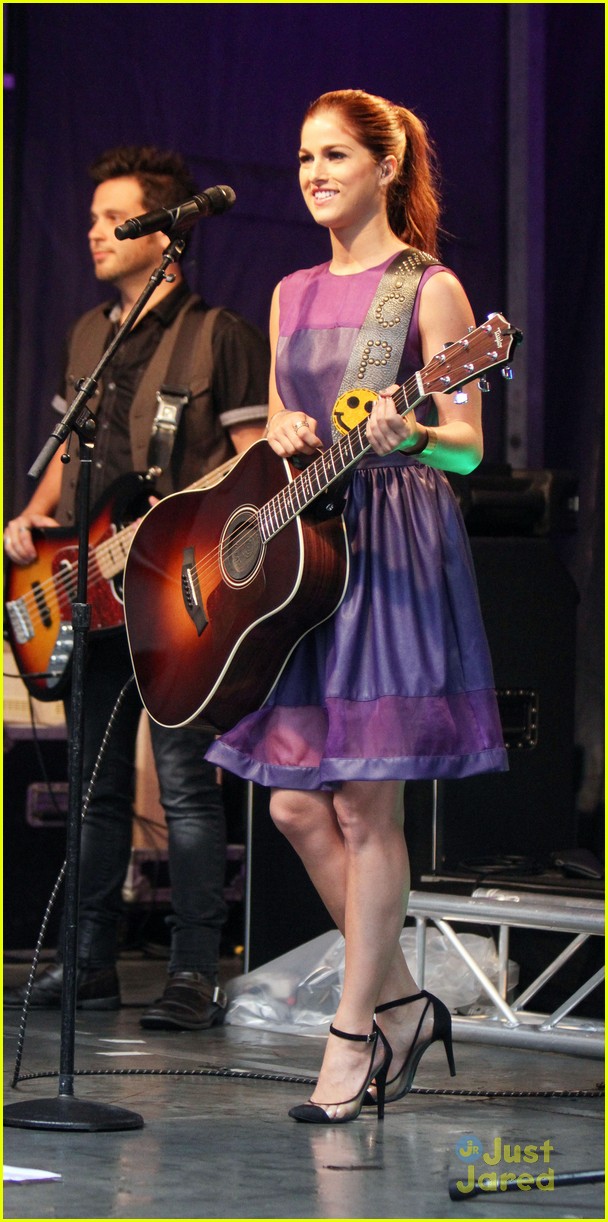 Full Sized Photo of cassadee pope fox friends performance pics 10